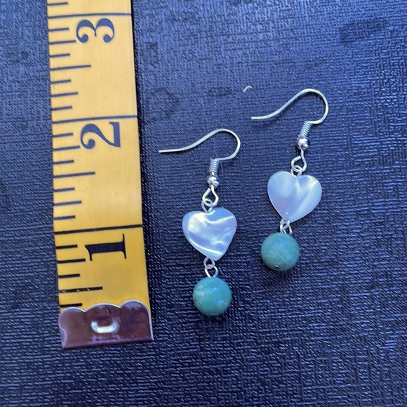Hand made one of a kind mother of Pearl heart & jade drop earrings - Picture 2 of 3